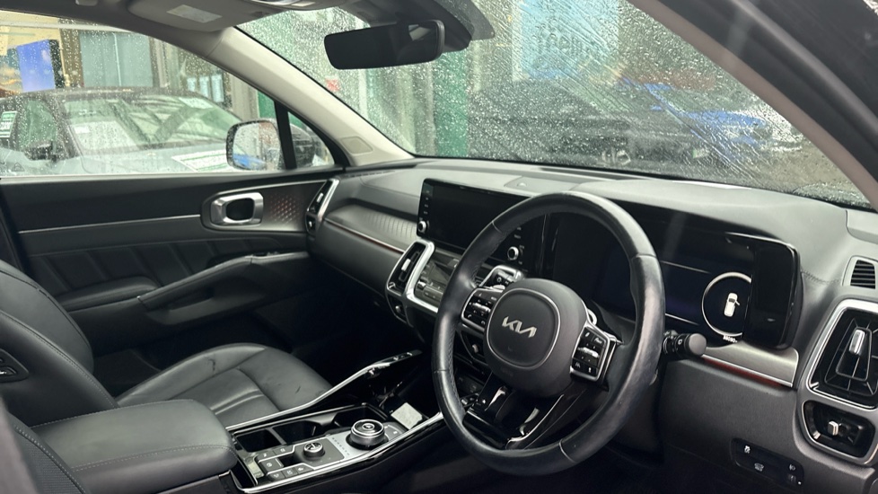 Kia Sorento 1.6 T-GDi HEV Vision 5dr Auto Hybrid Station Wagon - Image 11