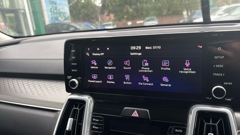 Kia Sorento 1.6 T-GDi HEV Vision 5dr Auto Hybrid Station Wagon - Image 30