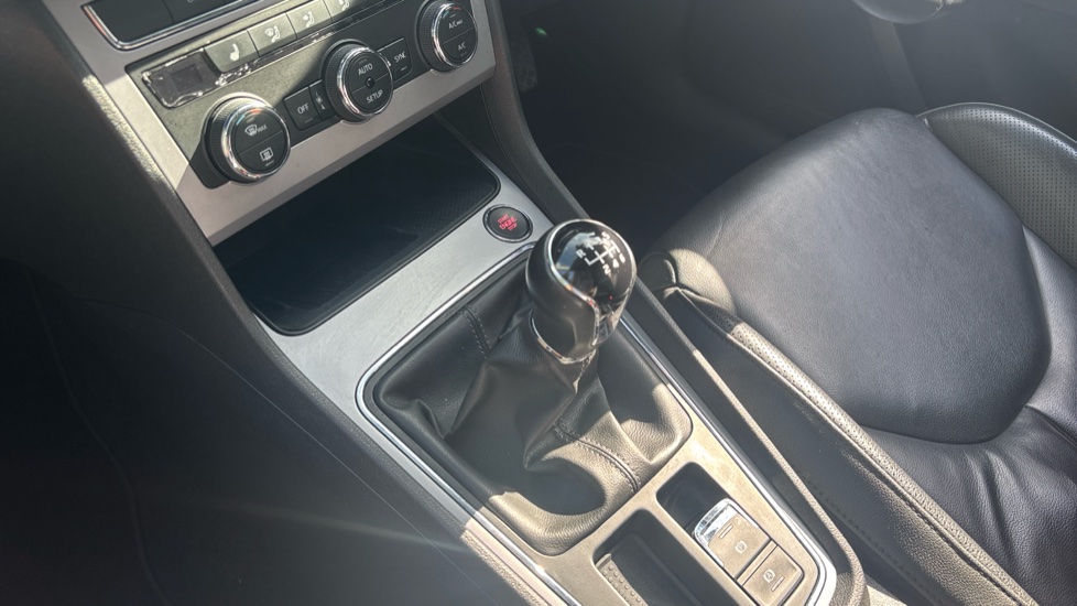 SEAT Leon 1.5 TSI EVO Xcellence Lux [EZ] 5dr Petrol Estate - Image 13