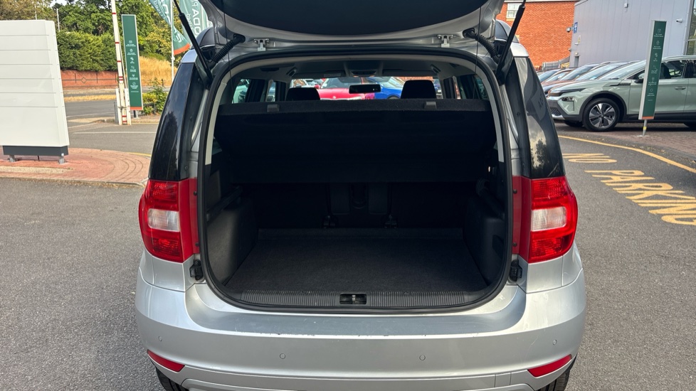Skoda Yeti 1.2 TSI SE 5dr DSG Petrol Estate - Image 4