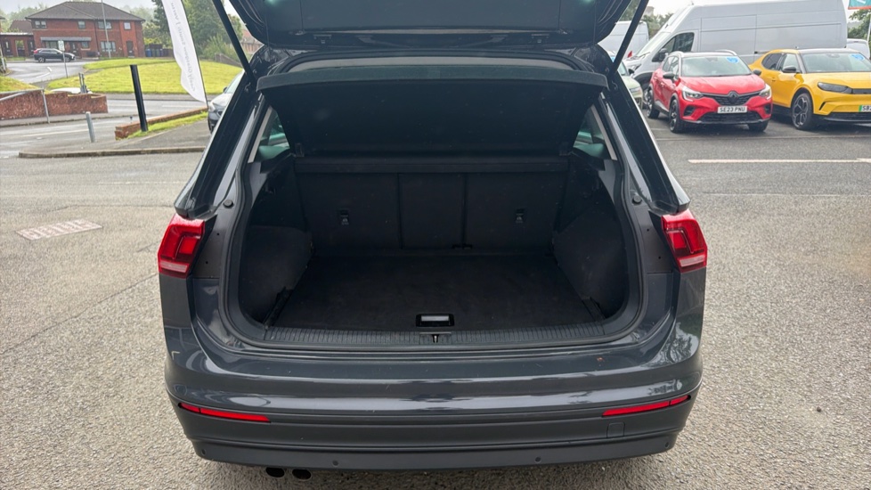 Volkswagen Tiguan 1.5 TSi EVO 150 Match 5dr Petrol Estate - Image 4