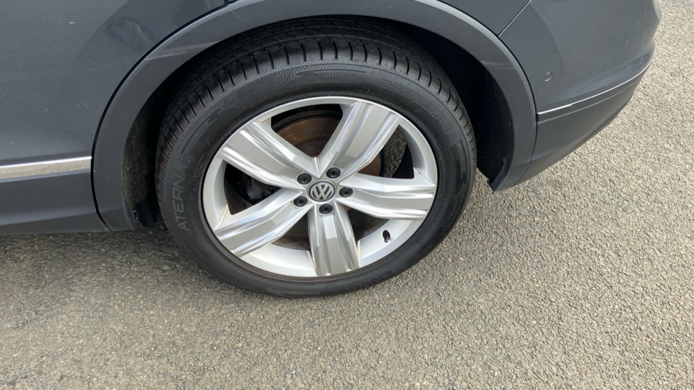 Volkswagen Tiguan 1.5 TSi EVO 150 Match 5dr Petrol Estate - Image 32