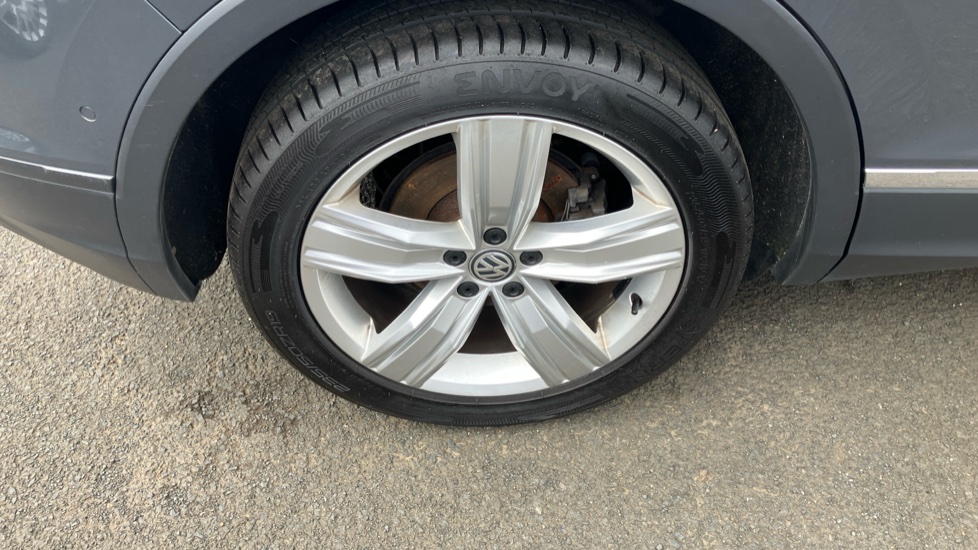 Volkswagen Tiguan 1.5 TSi EVO 150 Match 5dr Petrol Estate - Image 36