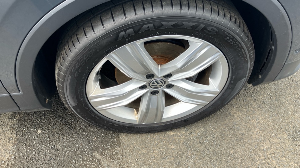 Volkswagen Tiguan 1.5 TSi EVO 150 Match 5dr Petrol Estate - Image 37