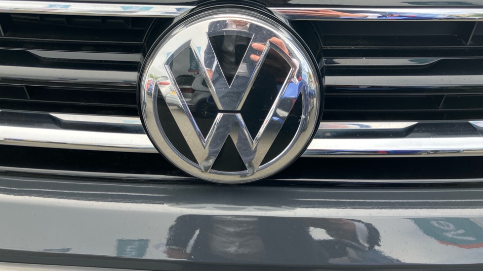 Volkswagen Tiguan 1.5 TSi EVO 150 Match 5dr Petrol Estate - Image 38
