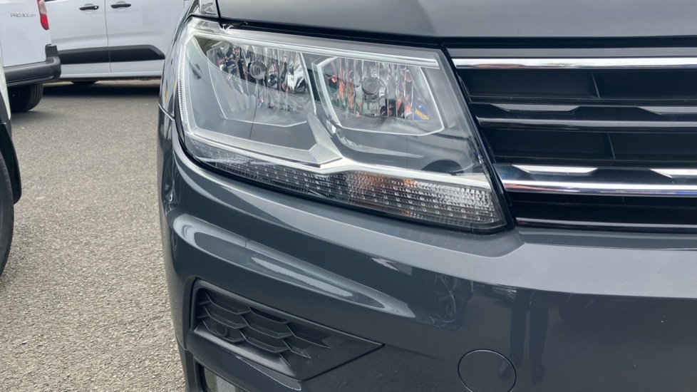 Volkswagen Tiguan 1.5 TSi EVO 150 Match 5dr Petrol Estate - Image 39