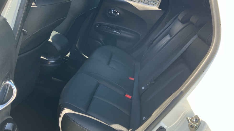 Nissan Juke 1.6 [112] Tekna 5dr [Bose] Petrol Hatchback - Image 16