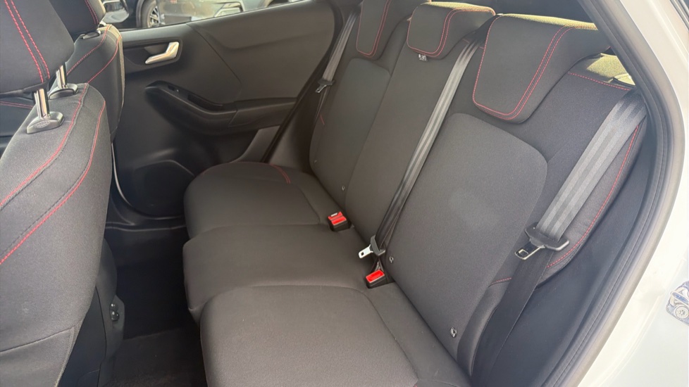 Ford Puma 1.0 EcoBoost Hybrid mHEV ST-Line 5dr Petrol Hatchback - Image 16
