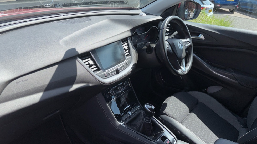 Vauxhall Grandland X 1.2 Turbo Tech Line Nav 5dr Petrol Hatchback - Image 9