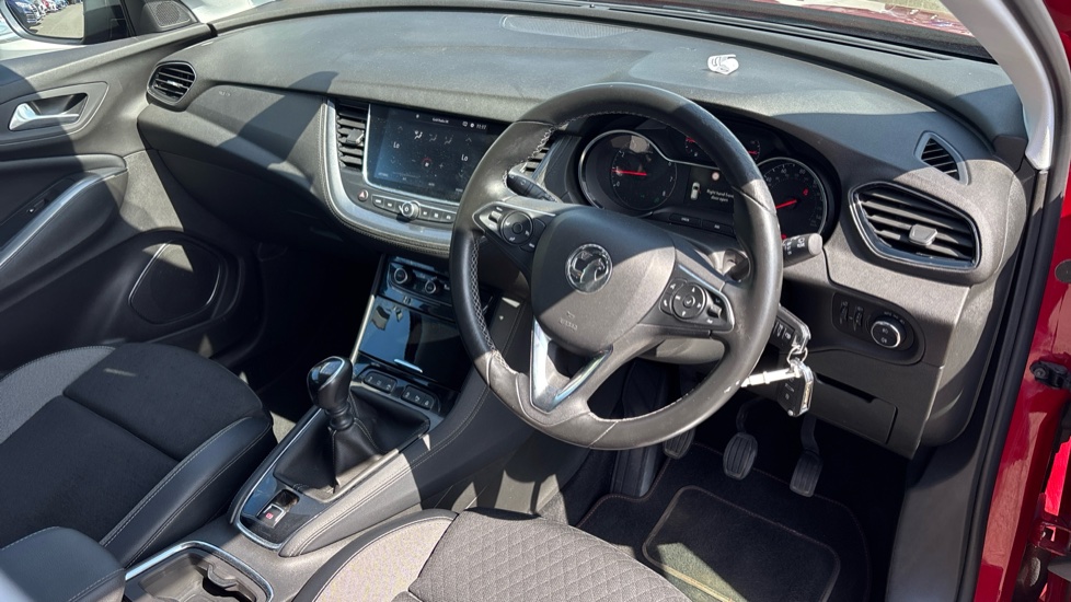 Vauxhall Grandland X 1.2 Turbo Tech Line Nav 5dr Petrol Hatchback - Image 11