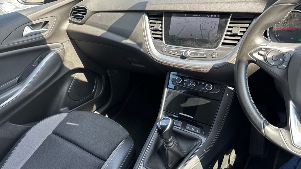 Vauxhall Grandland X 1.2 Turbo Tech Line Nav 5dr Petrol Hatchback - Image 14