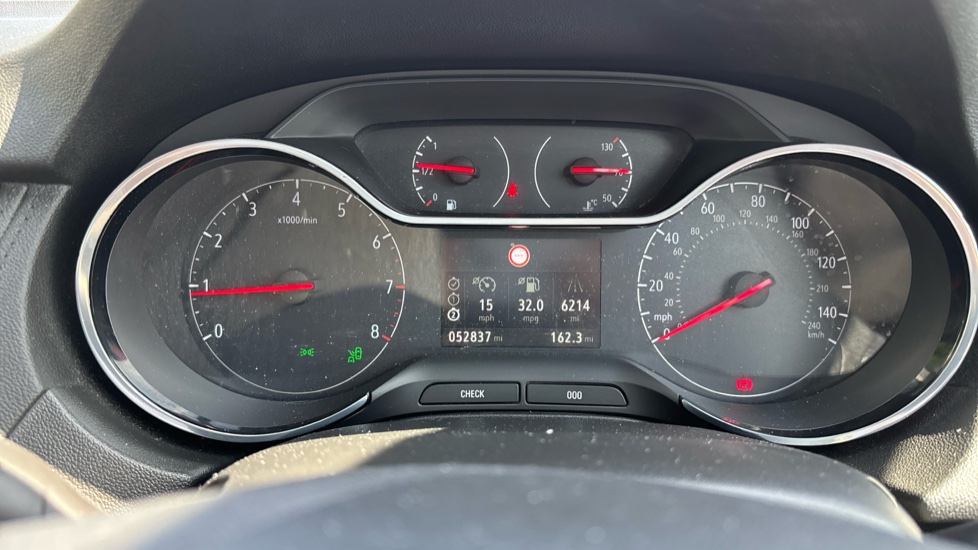 Vauxhall Grandland X 1.2 Turbo Tech Line Nav 5dr Petrol Hatchback - Image 18