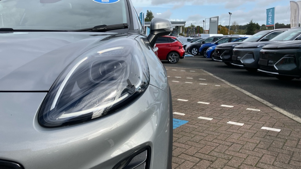 Ford Puma 1.0 EcoBoost Hybrid mHEV Titanium 5dr Petrol Hatchback - Image 22