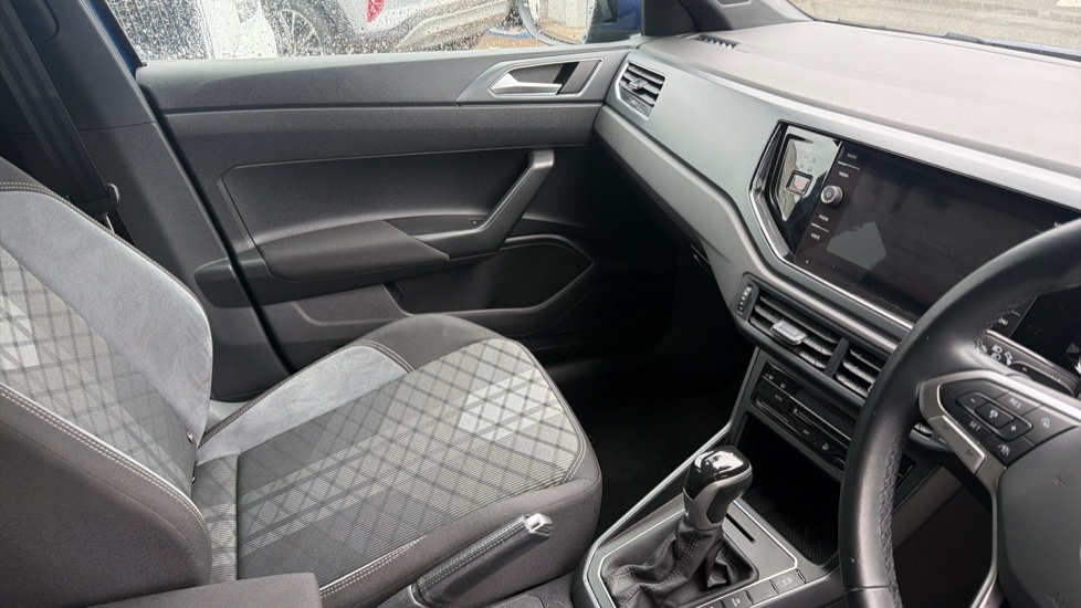 Volkswagen Taigo 1.5 TSI 150 R-Line 5dr DSG Petrol Hatchback - Image 14