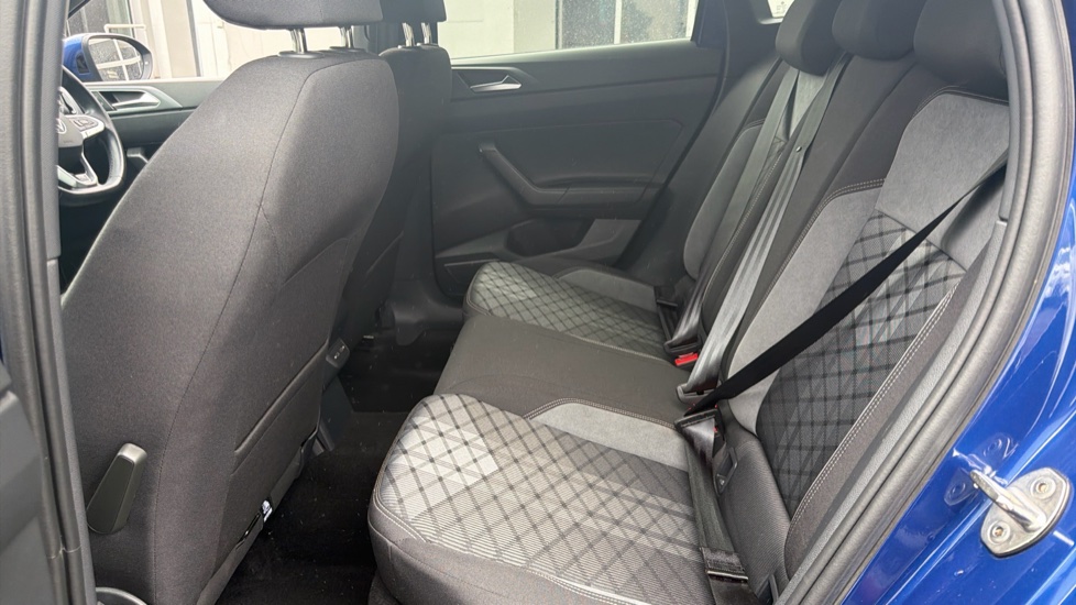 Volkswagen Taigo 1.5 TSI 150 R-Line 5dr DSG Petrol Hatchback - Image 16