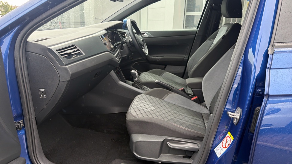 Volkswagen Taigo 1.5 TSI 150 R-Line 5dr DSG Petrol Hatchback - Image 25