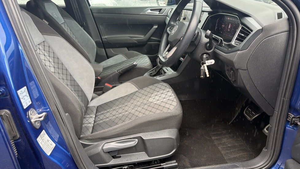 Volkswagen Taigo 1.5 TSI 150 R-Line 5dr DSG Petrol Hatchback - Image 33