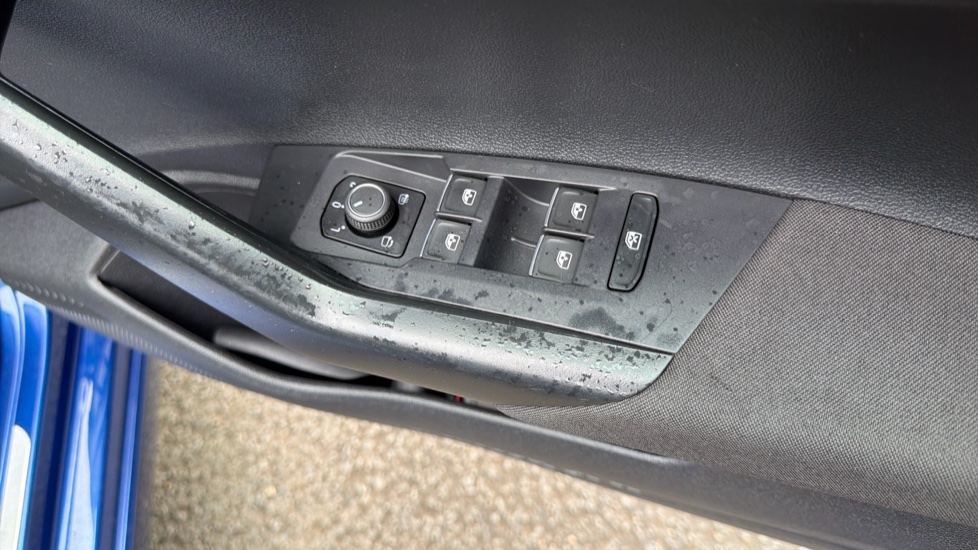 Volkswagen Taigo 1.5 TSI 150 R-Line 5dr DSG Petrol Hatchback - Image 34