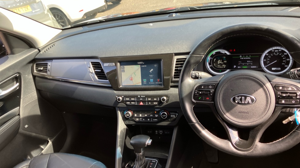 Kia Niro 1.6 GDi PHEV 3 5dr DCT Estate - Image 10