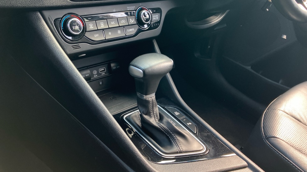 Kia Niro 1.6 GDi PHEV 3 5dr DCT Estate - Image 13