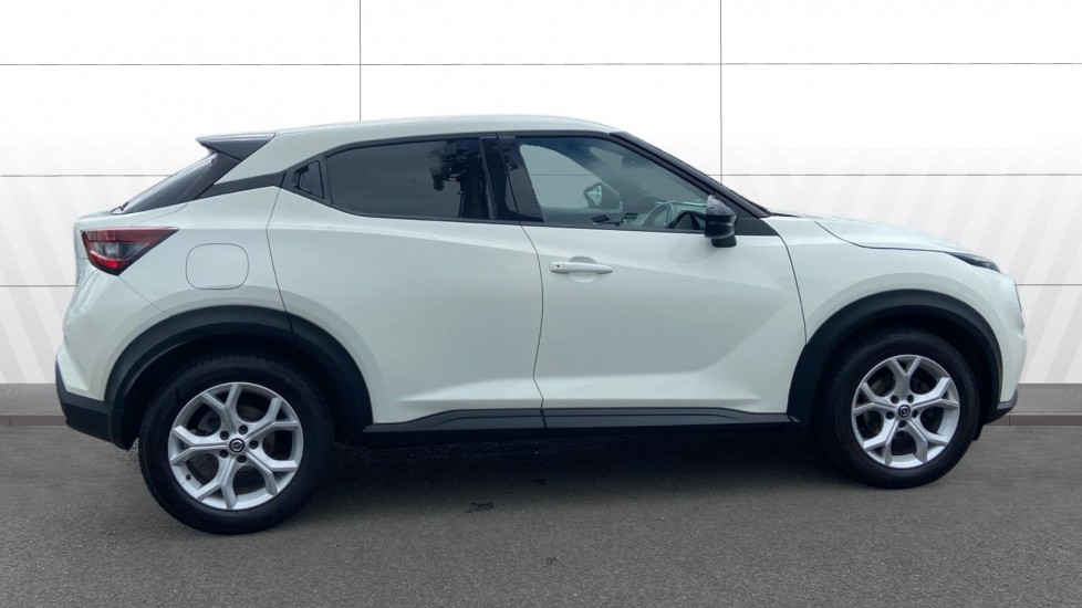 Nissan Juke 1.0 DiG-T N-Connecta 5dr Petrol Hatchback - Image 5