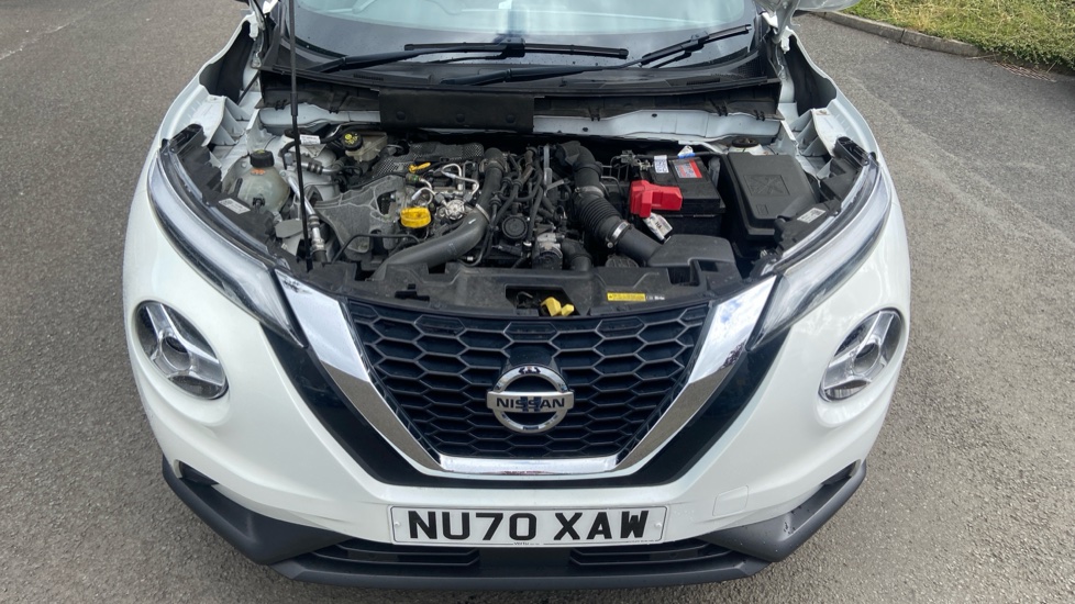 Nissan Juke 1.0 DiG-T N-Connecta 5dr Petrol Hatchback - Image 8