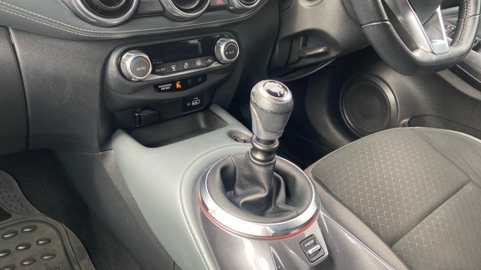 Nissan Juke 1.0 DiG-T N-Connecta 5dr Petrol Hatchback - Image 13