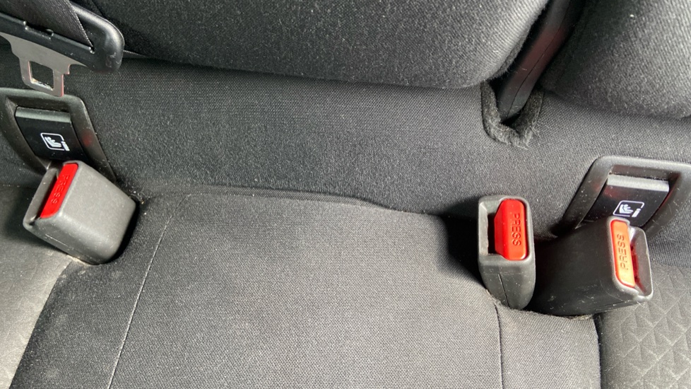 Nissan Juke 1.0 DiG-T N-Connecta 5dr Petrol Hatchback - Image 17