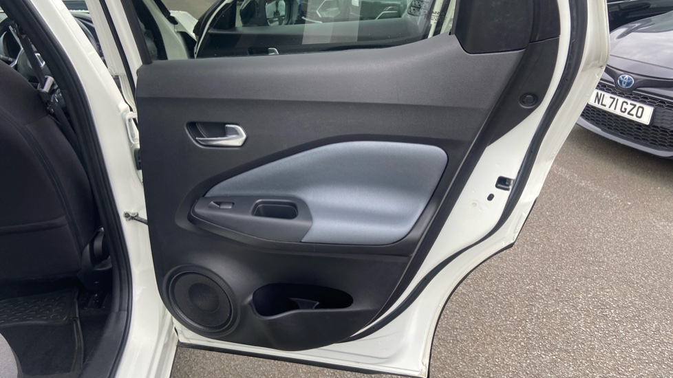 Nissan Juke 1.0 DiG-T N-Connecta 5dr Petrol Hatchback - Image 22
