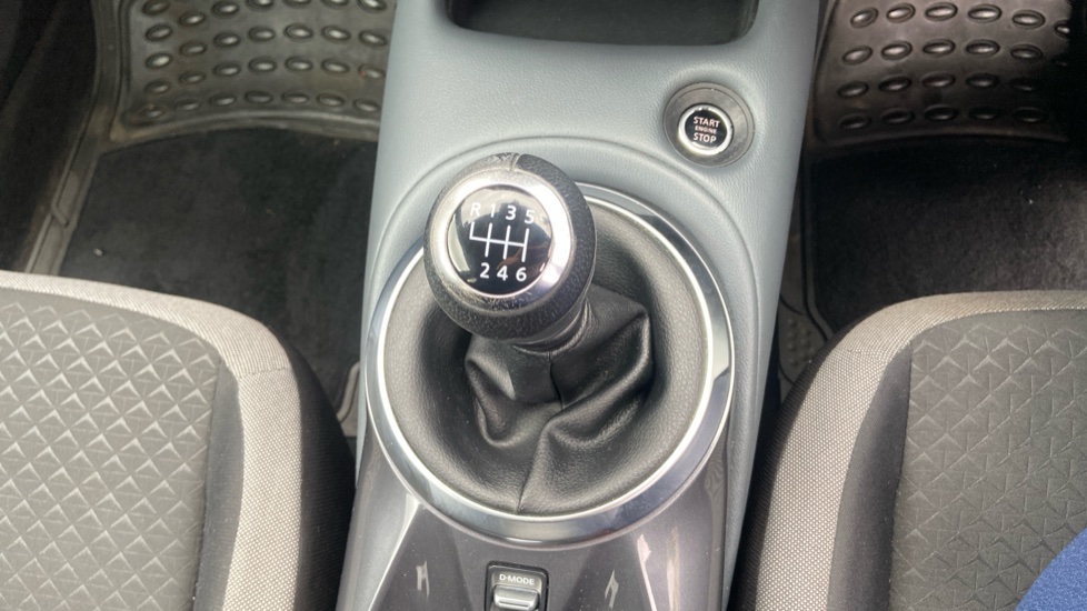 Nissan Juke 1.0 DiG-T N-Connecta 5dr Petrol Hatchback - Image 29