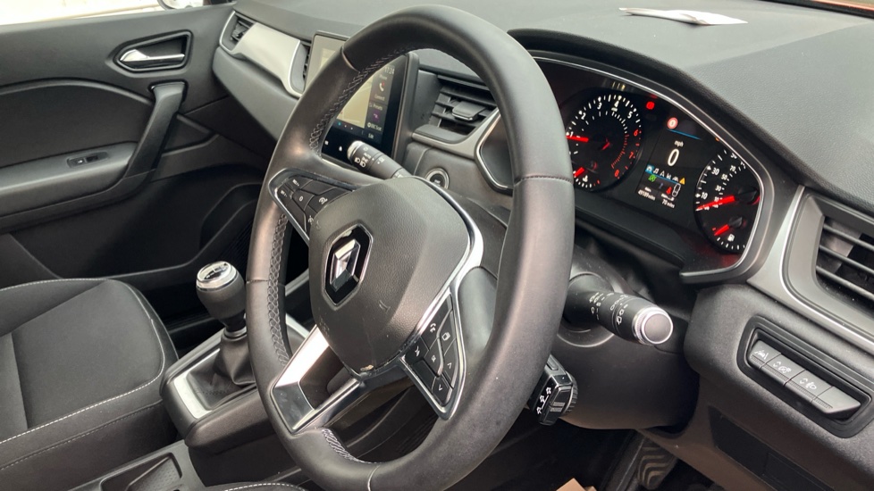Renault Captur 1.0 TCE 100 Iconic 5dr Petrol Hatchback - Image 11