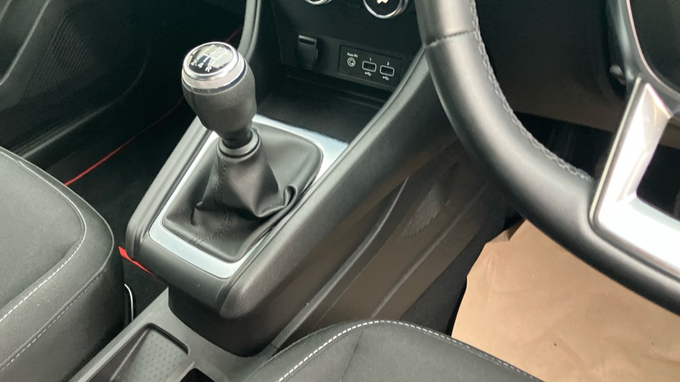 Renault Captur 1.0 TCE 100 Iconic 5dr Petrol Hatchback - Image 13