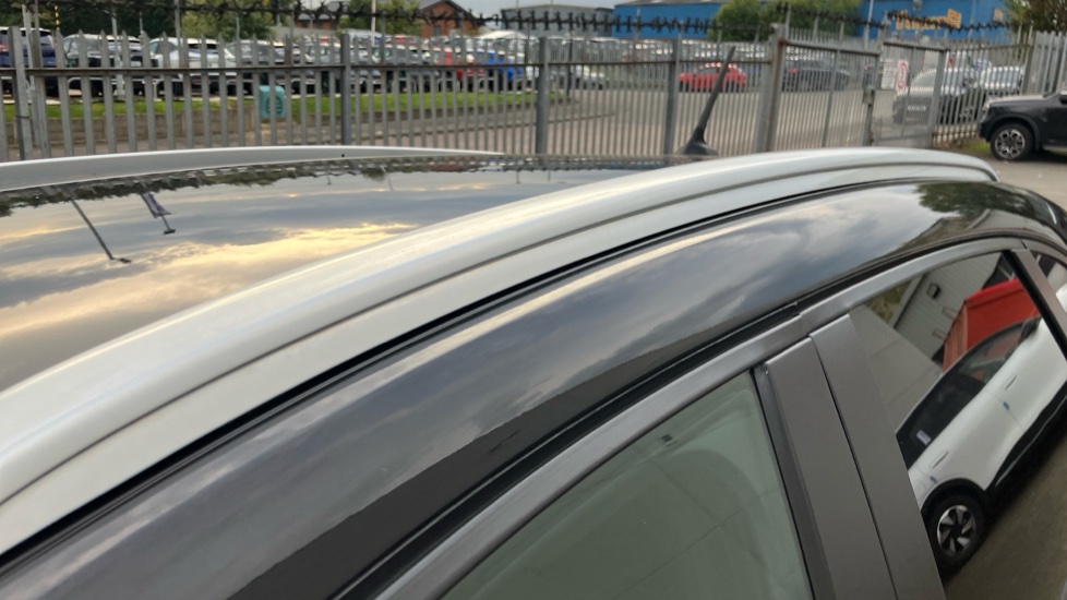 Renault Captur 1.0 TCE 100 Iconic 5dr Petrol Hatchback - Image 27