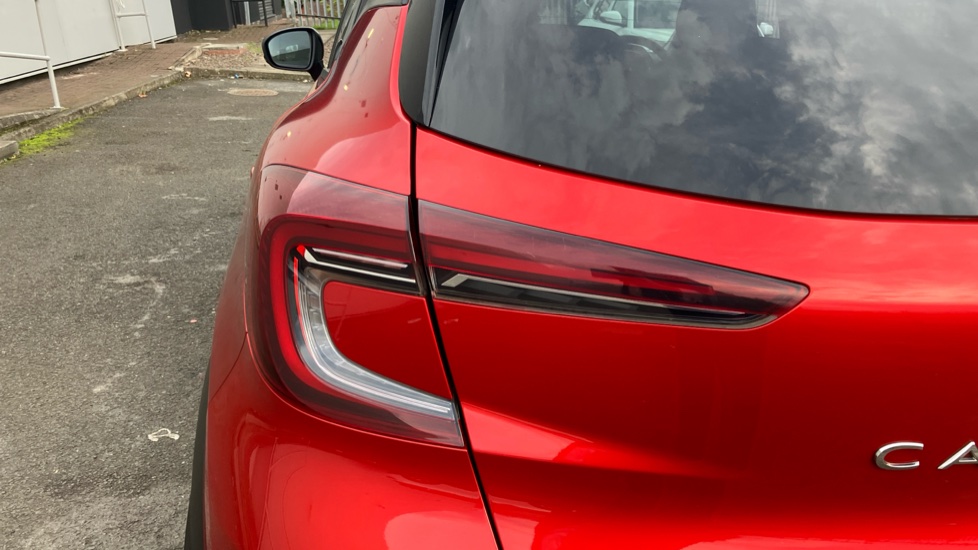 Renault Captur 1.0 TCE 100 Iconic 5dr Petrol Hatchback - Image 30