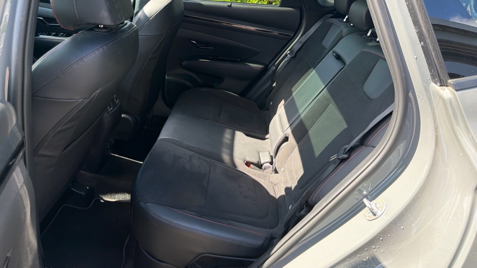 Hyundai TUCSON 1.6 TGDi Hybrid 230 N Line S 5dr 2WD Auto Hybrid Estate - Image 16