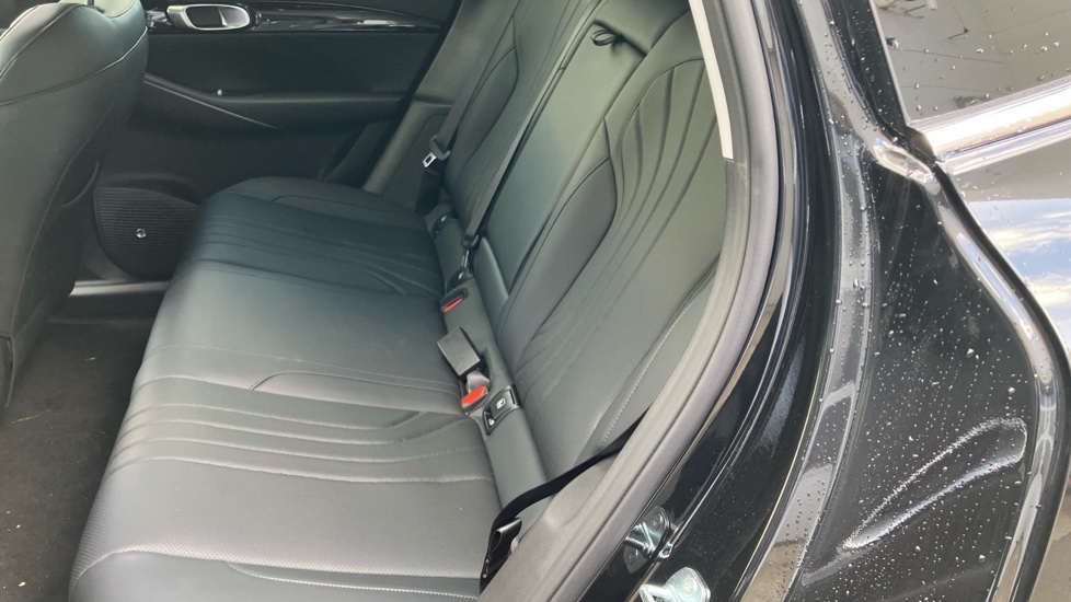 Geely Starray 1.5 EM-i Ultra 5dr Auto Estate - Image 16
