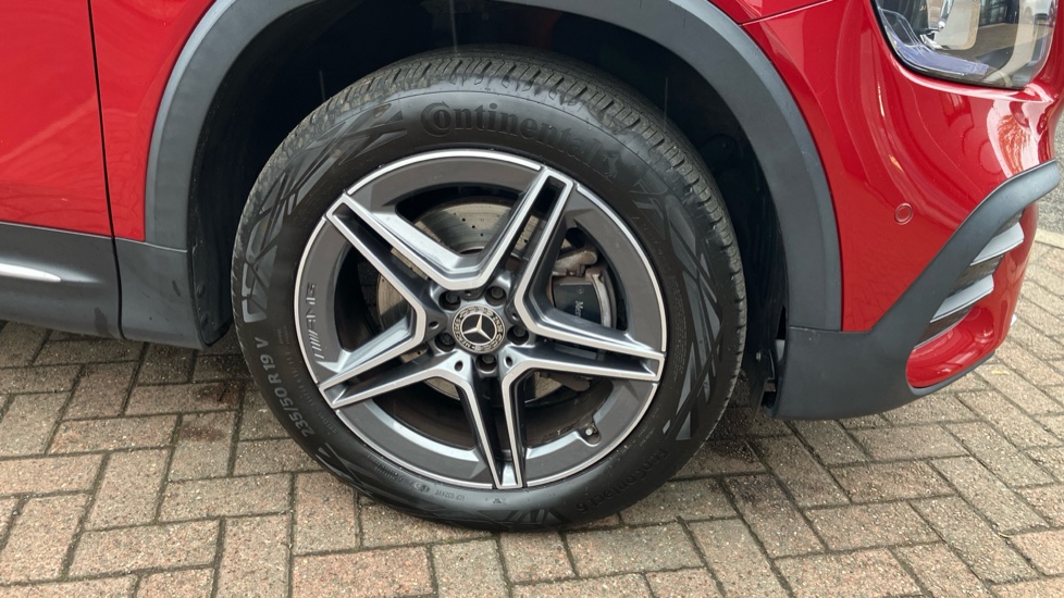 Mercedes-Benz GLB 200 AMG Line Premium 5dr 7G-Tronic Petrol Estate - Image 21