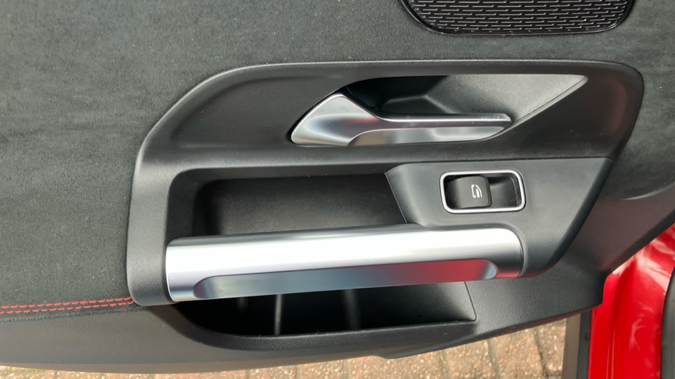 Mercedes-Benz GLB 200 AMG Line Premium 5dr 7G-Tronic Petrol Estate - Image 25