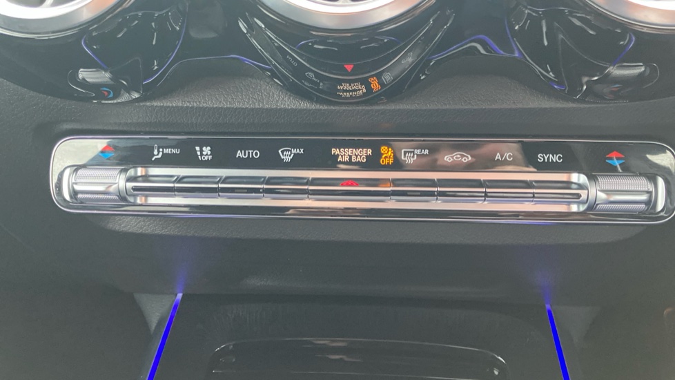 Mercedes-Benz GLB 200 AMG Line Premium 5dr 7G-Tronic Petrol Estate - Image 30