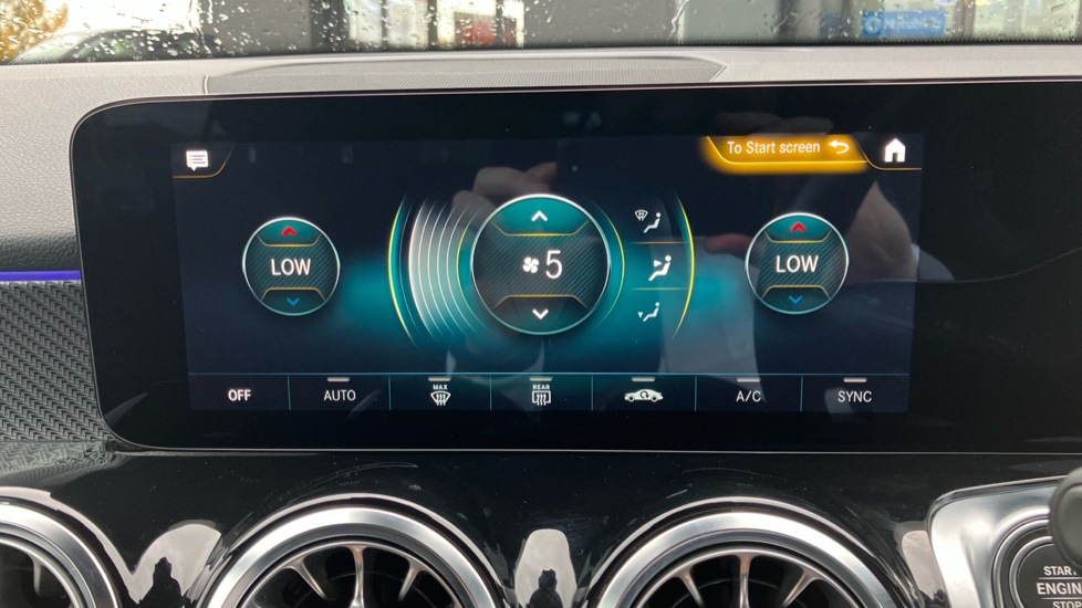 Mercedes-Benz GLB 200 AMG Line Premium 5dr 7G-Tronic Petrol Estate - Image 31