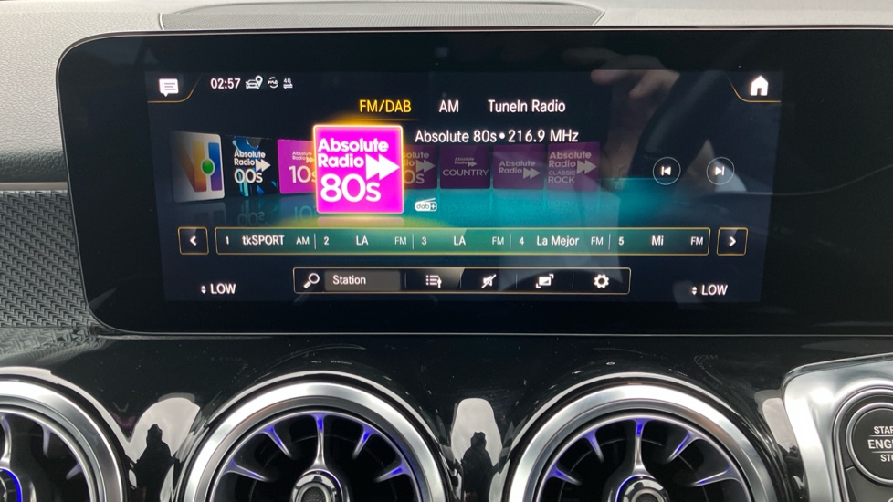 Mercedes-Benz GLB 200 AMG Line Premium 5dr 7G-Tronic Petrol Estate - Image 33