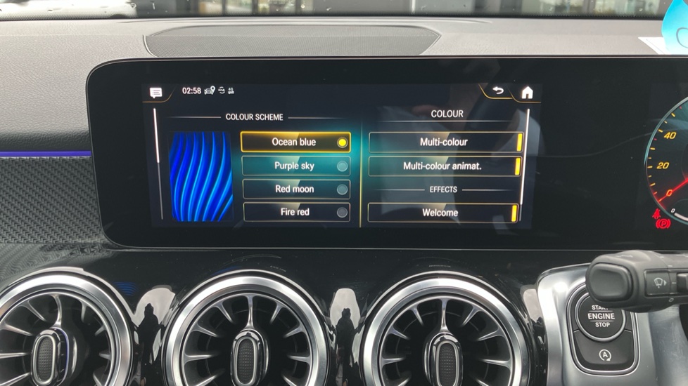 Mercedes-Benz GLB 200 AMG Line Premium 5dr 7G-Tronic Petrol Estate - Image 34