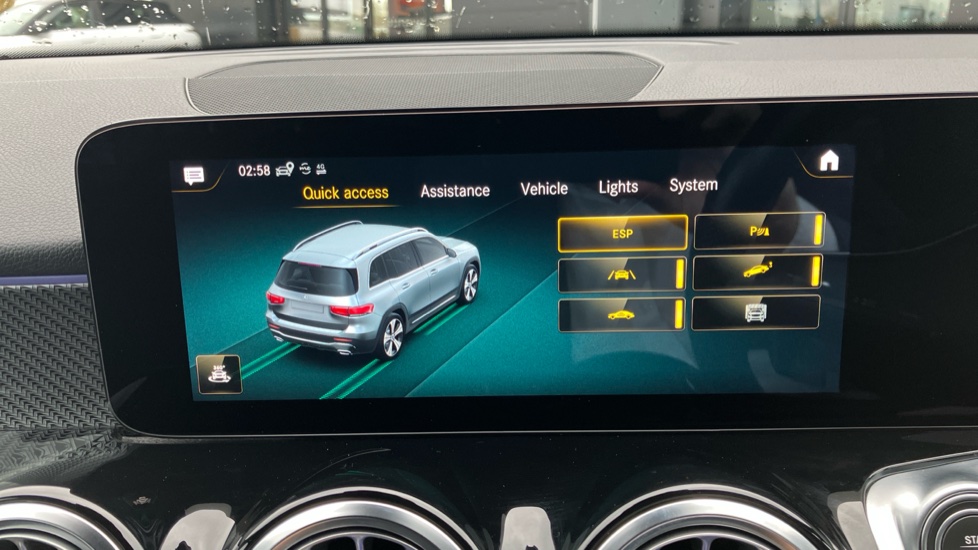 Mercedes-Benz GLB 200 AMG Line Premium 5dr 7G-Tronic Petrol Estate - Image 36