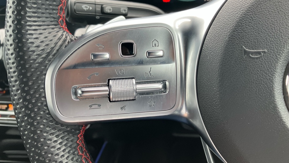 Mercedes-Benz GLB 200 AMG Line Premium 5dr 7G-Tronic Petrol Estate - Image 38