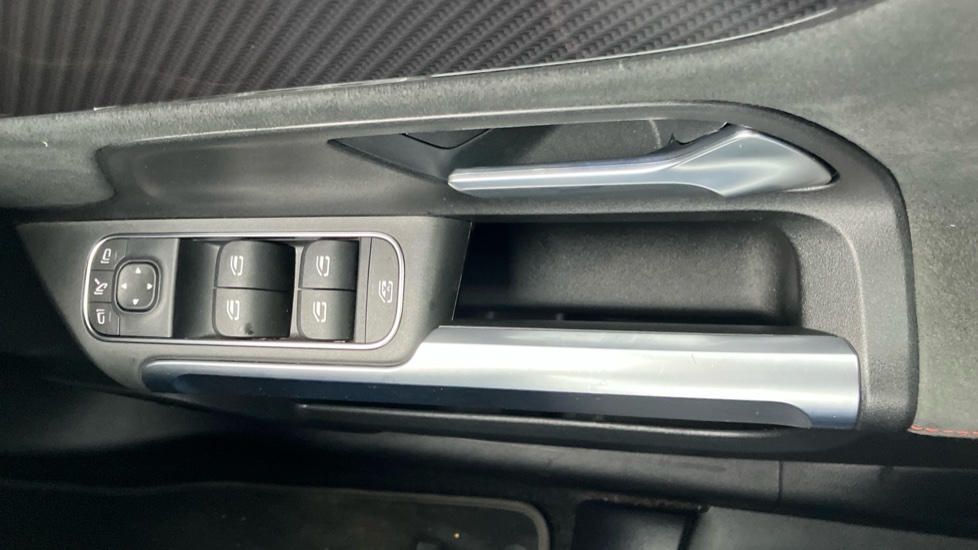Mercedes-Benz GLB 200 AMG Line Premium 5dr 7G-Tronic Petrol Estate - Image 41