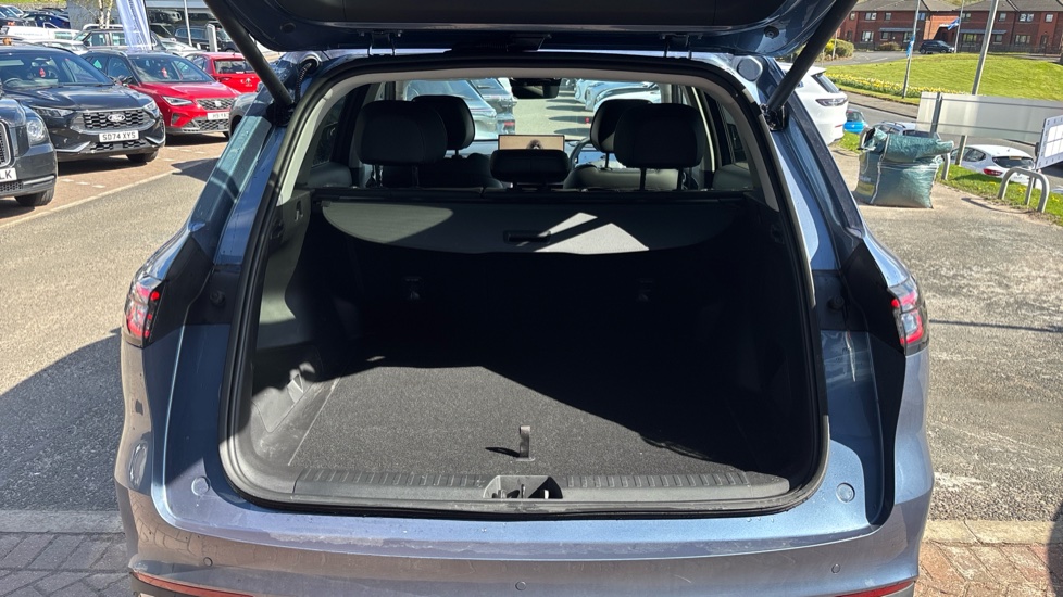 Geely Starray 1.5 EM-i Max 5dr Auto Estate - Image 4