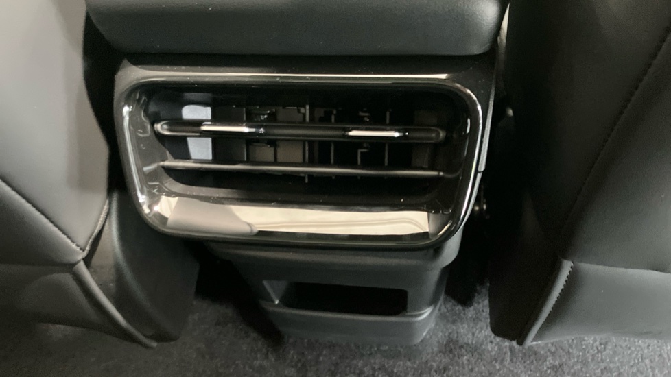 Geely Starray 1.5 EM-i Pro 5dr Auto Estate - Image 31
