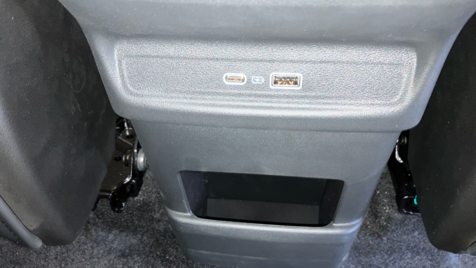 Geely Starray 1.5 EM-i Pro 5dr Auto Estate - Image 34