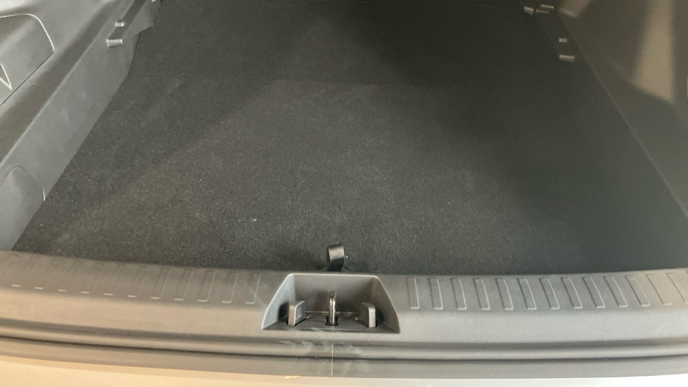 Geely Starray 1.5 EM-i Pro 5dr Auto Estate - Image 36