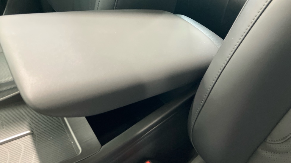 Geely Starray 1.5 EM-i Pro 5dr Auto Estate - Image 47